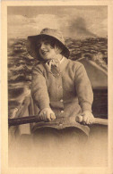 FANTAISIE - Femme - Barque - Mer - Carte Postale Ancienne - Women