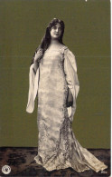 FANTAISIE - Femme - Portrait - Robe - Carte Postale Ancienne - Women