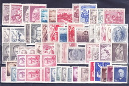 **/* Tchécoslovaquie, Lot Avec Les Timbres Aprés 1945 - Collections, Lots & Series