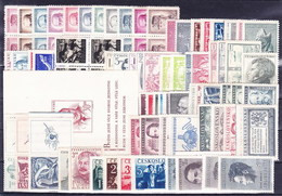 **/* Tchécoslovaquie, Lt Avec Les Timbres Aprés 1945 - Collections, Lots & Séries