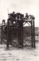 MILITARIA - Armée Belge - Construction D'un élément De Pont - Carte Postale Ancienne - Maniobras