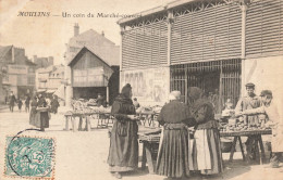 Moulins * Un Coin Du Marché Couvert * Foire Marchands Halles - Moulins