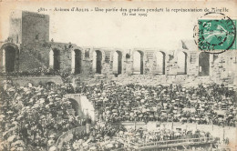 Arles * Arènes * Une Partie Des Gradins Pendant La Représentation De Mireille * Spectacle * Le 30 Mai 1909 - Arles