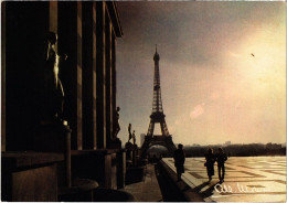CPM PARIS 7e - La Tour Eiffel (83533) - Tour Eiffel