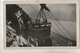 Veyrier-du-Lac (74) : La Nacelle Du Téléphérique Du Mont-Veyrier à La Gare D'arrivée En 1953 PF. - Veyrier