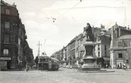 BORDEAUX - Tramway Place Tourny, Photo Années 50 Format Carte Ancienne. - Strassenbahnen