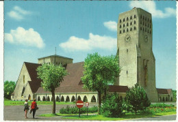 Oostduinkerke -- Eglise St. Nicolas. (2 Scans). - Oostduinkerke