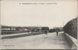 TREGUIER -  COTE DU NORD -LOT DE 5 CARTES -  LA  GARE - ARRIVEE DU TRAIN - Tréguier