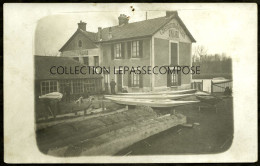 INEDIT BONNIERES SUR SEINE - CONSTRUCTION DE BATEAUX C. MALARD ( SUCCESSEUR DE DUSUL ) - LA FAMILLE POSE VERS 1910 - Bonnieres Sur Seine