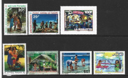 Scènes De Vie à Tahiti (la Roulotte,repas Sur La Plage,ramassage Des Coquillages,etc)  7 Timbres Neufs ** - Neufs