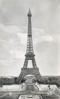 France Paris La Tour Eiffel & Le Champ De Mars - Tour Eiffel