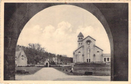 BELGIQUE - ORVAL - Abbaye Notre Dame D'Orsal - Cour D'Honneur Et Façade De La Basilique - Carte Postale Ancienne - Sonstige & Ohne Zuordnung