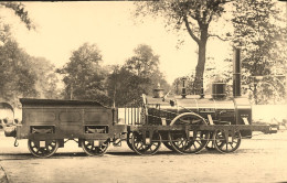 Train Locomotive Machine LE BELGE * Carte Photo * Chemin De Fer * Gare Dépôt * Le Belge - Trains