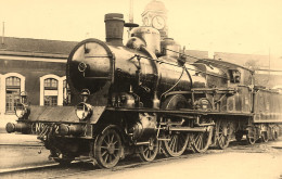 Train Locomotive Machine Série 221A * Carte Photo * Chemin De Fer * Gare Dépôt - Eisenbahnen