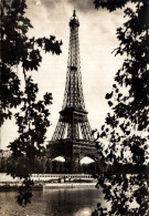 Paris La Tour Eiffel    CPM Ou CPSM - Tour Eiffel