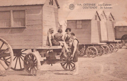 OSTENDE / LES CABINES / JOLI PLAN JEUNS FEMMES - Oostende