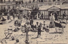 BELGIQUE - OSTENDE - Dans Le Sable - Carte Postale Ancienne - Oostende