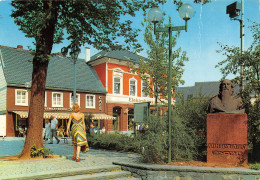 Hilden - Wilhelm Fabry-Denkmal Am Markt  Gelaufen 1997 (1142) - Hilden