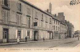 Landerneau * La Poste Sur Le Quai De Léon * Hôtel RAOULD * Banque Société Générale Banco Bank - Landerneau