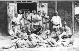 Groupe De Militaires En Pause - Souvenir Du Camp De Mailly - Carte-photo Non Circulée - Characters