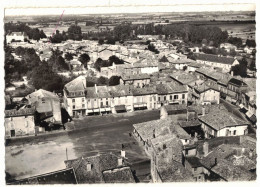 79 VUE AERIENNE EN AVION AU DESSUS DE CHEF BOUTONNE PLACE DE LA HALLE ET ROUTE DE NIORT VERITABLE PHOTO BROMURE LAPIE - Chef Boutonne