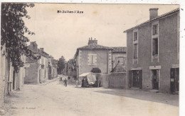 86. SAINT JULIEN L'ARS.  CPA. ROUTE DE POITIERS. ANIMATION. COMMERCE AMBULANT. ANNEE 1912 + TEXTE - Saint Julien L'Ars