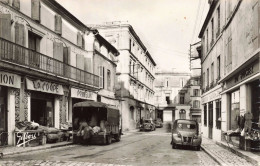 16 - CHATEAUNEUF - S15525 - La Rue Du Générale Leclerc - CPSM 14x9 Cm - Automobile La Coope - Chateauneuf Sur Charente