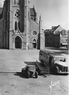 Cancale * Autobus Autocar Bus Car Ancien De Marque Type Modèle ? * Place De L'église * Automobiles - Cancale