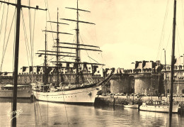 St Malo * Le Trois Mâts Barque école De La Marine Allemande GORCH FOCK * Gorch Fock * Bateau Voilier Goëlette - Saint Malo