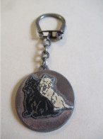 Porte-Clés Ancien/ Alcool  / BLACK &WHITE / 2  Petits Chiens  Noir Ou Blanc /Vers 1950-1960                 POC548 - Porte-clefs