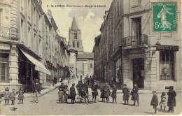 87 Saint Junien Rue De La Liberté Animation D'enfants  N° 3 1911 - Saint Junien