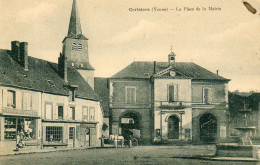 - CERISIERS (89) -  La Place De La Mairie  (animée, Attelage)   -25418- - Cerisiers