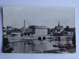 CP 49 Maine Et Loire - Chateauneuf Sur Sarthe - Vue D'ensemble Et Le Moulin - Chateauneuf Sur Sarthe