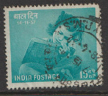 India  1957 SG  390 Childrens  Day    Fine Used   - Oblitérés