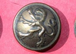 BOUTON UNIFORME MILITAIRE BELGIQUE LION LEOPARD BATAILLON D'ADMINISTRATION BELGE / BUTTON ARMY MILITARIA (2203.388) - Buttons