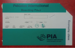 1986 PIA PAKISTAN INTERNATIONAL AIRLINES PASSENGER ECONOMY CLASS BOARDING PASS - Tickets