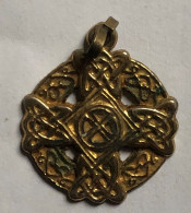 Ancien Pendentif - Religieux Croix En Métal Doré - Pendentifs