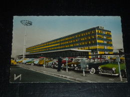 LE NOUVEAU AEROPORT DE PARIS - PARKING AVEC VIEILLES VOITURES - 75 PARIS (05/23) - Flugwesen