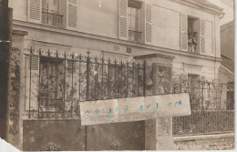 MELUN - La Maison Natale  De Mme Peyres ? Située 15 Rue De La Rochette , Qui Existe  Toujours ( Carte Photo ) En L'état - Melun