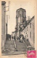 Essoyes * Un Coin Du Village , Les Escaliers Et L'église * Enfants Villageois - Essoyes