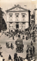 Bourg En Bresse * Place Et Hôtel De Ville * Camion Foule Marché - Autres & Non Classés