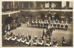 Postcard United Kingdom > England > London > Whitehall Changing Of The Guards - Whitehall