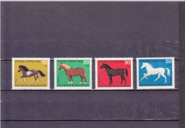 CHEVAUX/NEUF **/N°441/444 YVERT ET TELLIER 1969 - Ungebraucht