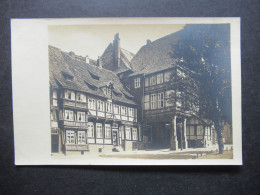 Alte AK / Echtfoto AK 1930eer Jahre Halle In Westfalen Mit Fachwerkhäusern / Geschäft Bernh. Schütz - Halle I. Westf.