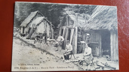 Fougeres , Sabotiers Au Travail Dans La Foret - Fougeres