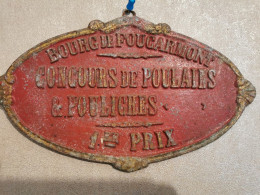 Plaque ( Non émaillée ) Concours De Poulains Bourg De FOUCARMONT De 1957 - Autres & Non Classés