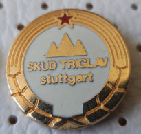 Slovenian Cultural And Artistic Society  SKUD Triglav  Stuttgart Coat Of Arms Germany Slovenia Ex Yugoslavia Pin - Personnes Célèbres