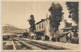 D 83. LA CRAU. LA GARE - La Crau