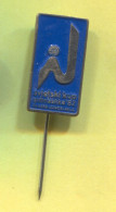 Gymnastics Gym - World Cup 1982. Zagreb Yugoslavia, Vintage Pin Badge Abzeichen - Gimnasia