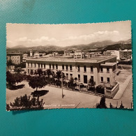 Cartolina Battipaglia - Scuola Elementare E Panorama. Viaggiata 1957 - Battipaglia